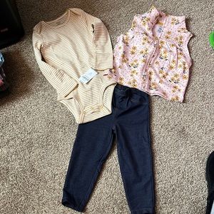 NWT!! 3 piece set size 24 moths
